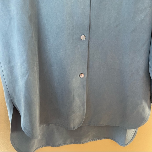 Ann Taylor Blue 100% Silk Top size small great condition - Picture 3 of 6
